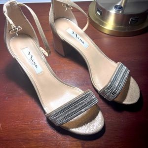 Perfect holiday party heel! Brand: Mina